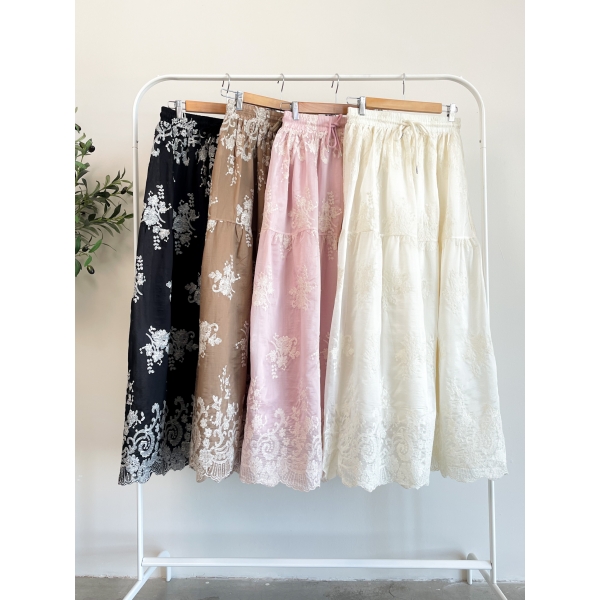 Tita Embroidery Skirt